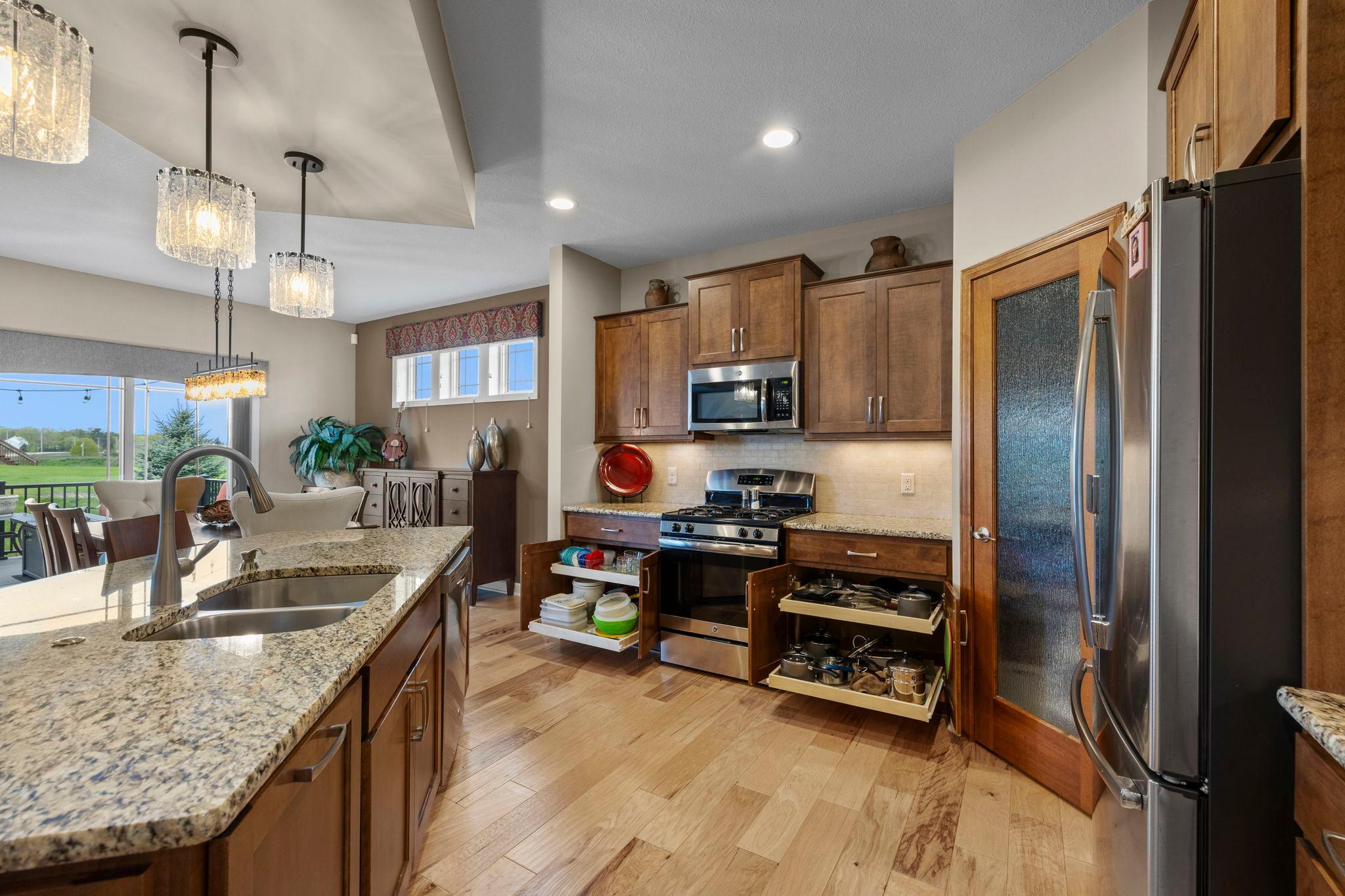 Kitchen pull out shelving
