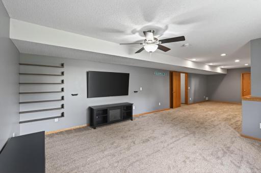 Large lower level family room/4th bedroom!