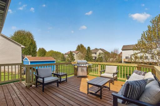 Large, updated cedar deck!