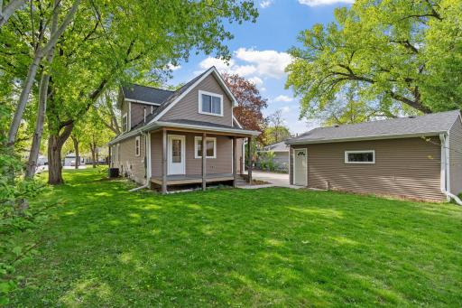 Awesome back yard with an additional back porch