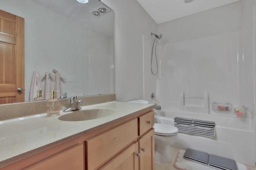 507 Owasso Hills Drive, Saint Paul, MN 55113