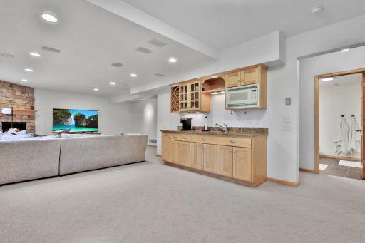 507 Owasso Hills Drive, Saint Paul, MN 55113