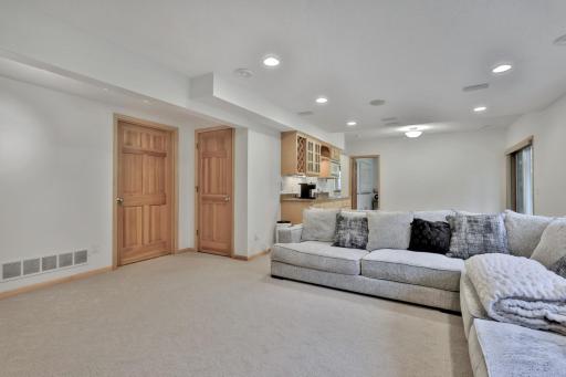 507 Owasso Hills Drive, Saint Paul, MN 55113