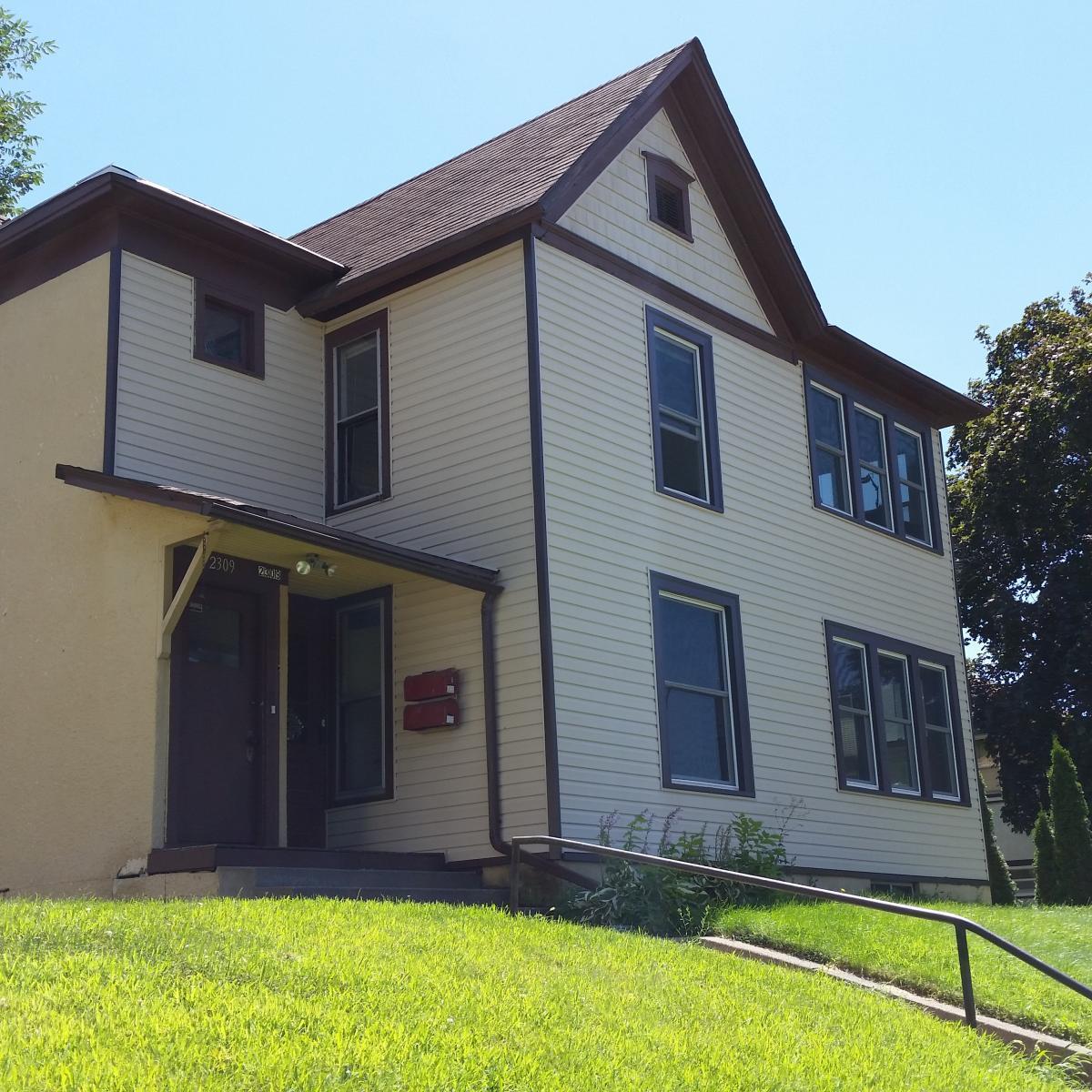 Welcome to 2309 Buchanan St NE