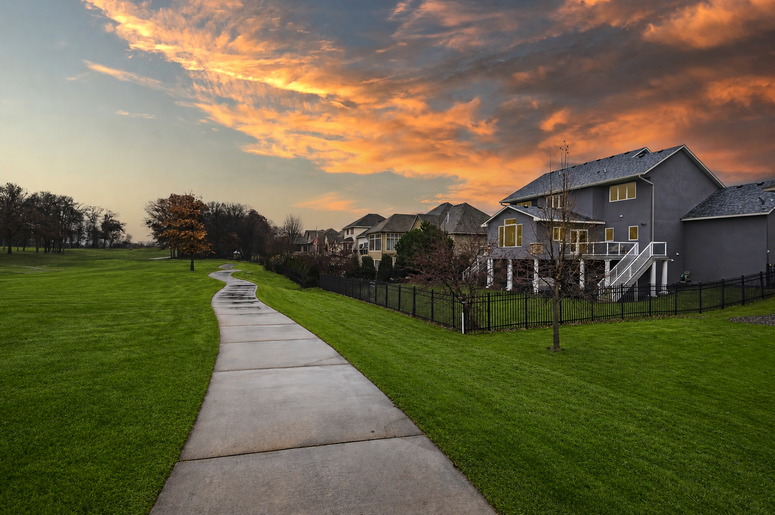 Fenced yard with amazing Views