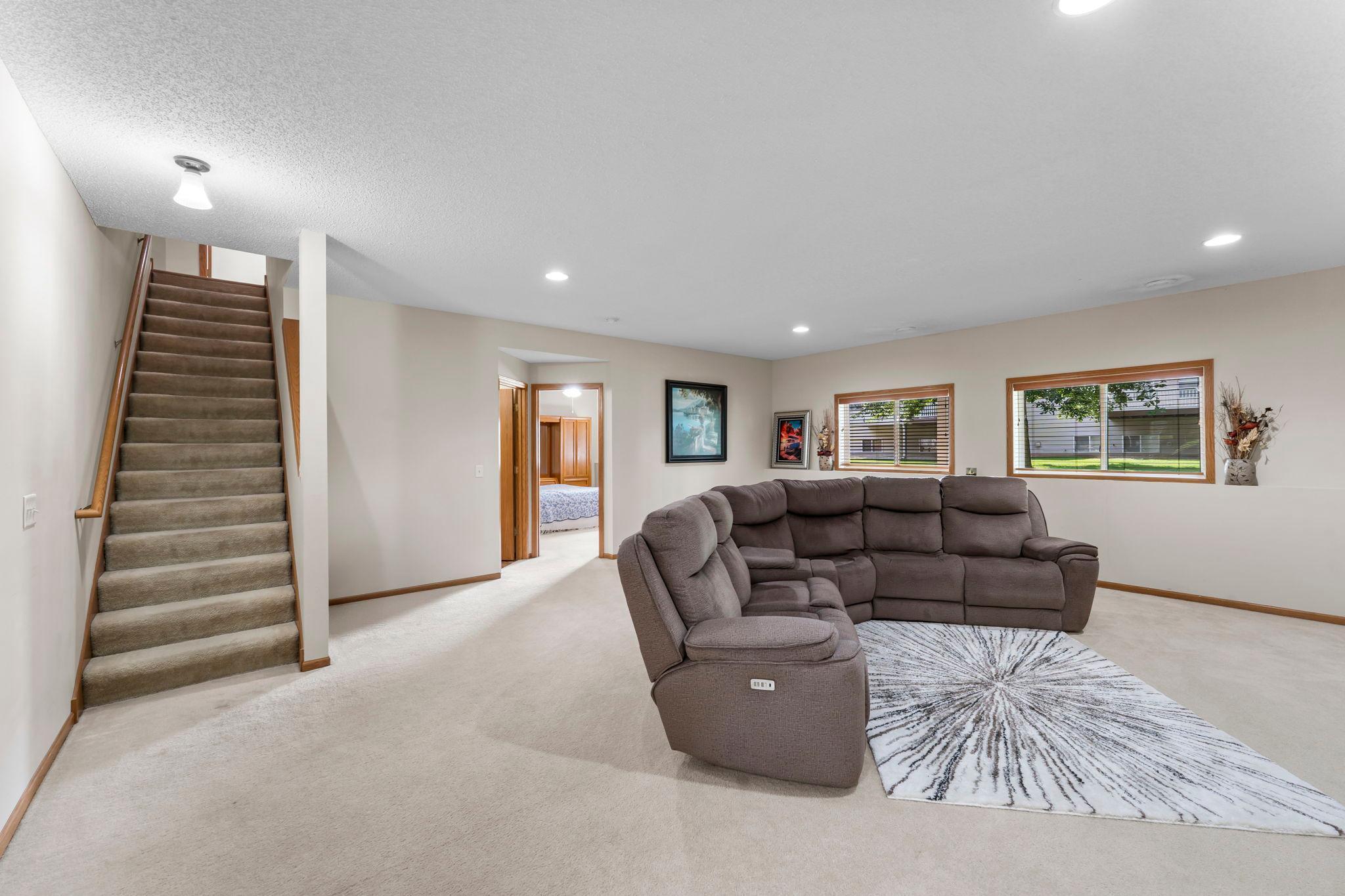 43-web-or-mls-809 Woodduck Dr-59.jpg