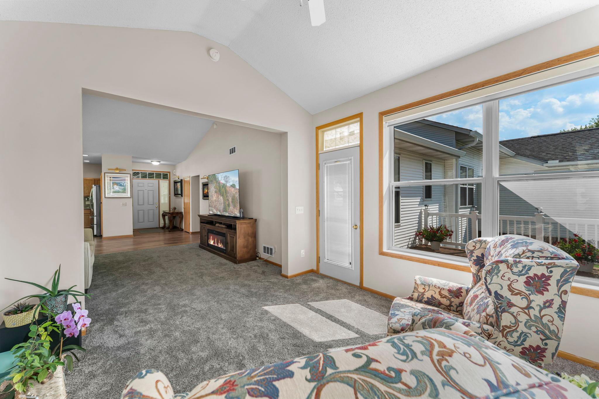 24-web-or-mls-809 Woodduck Dr-42.jpg