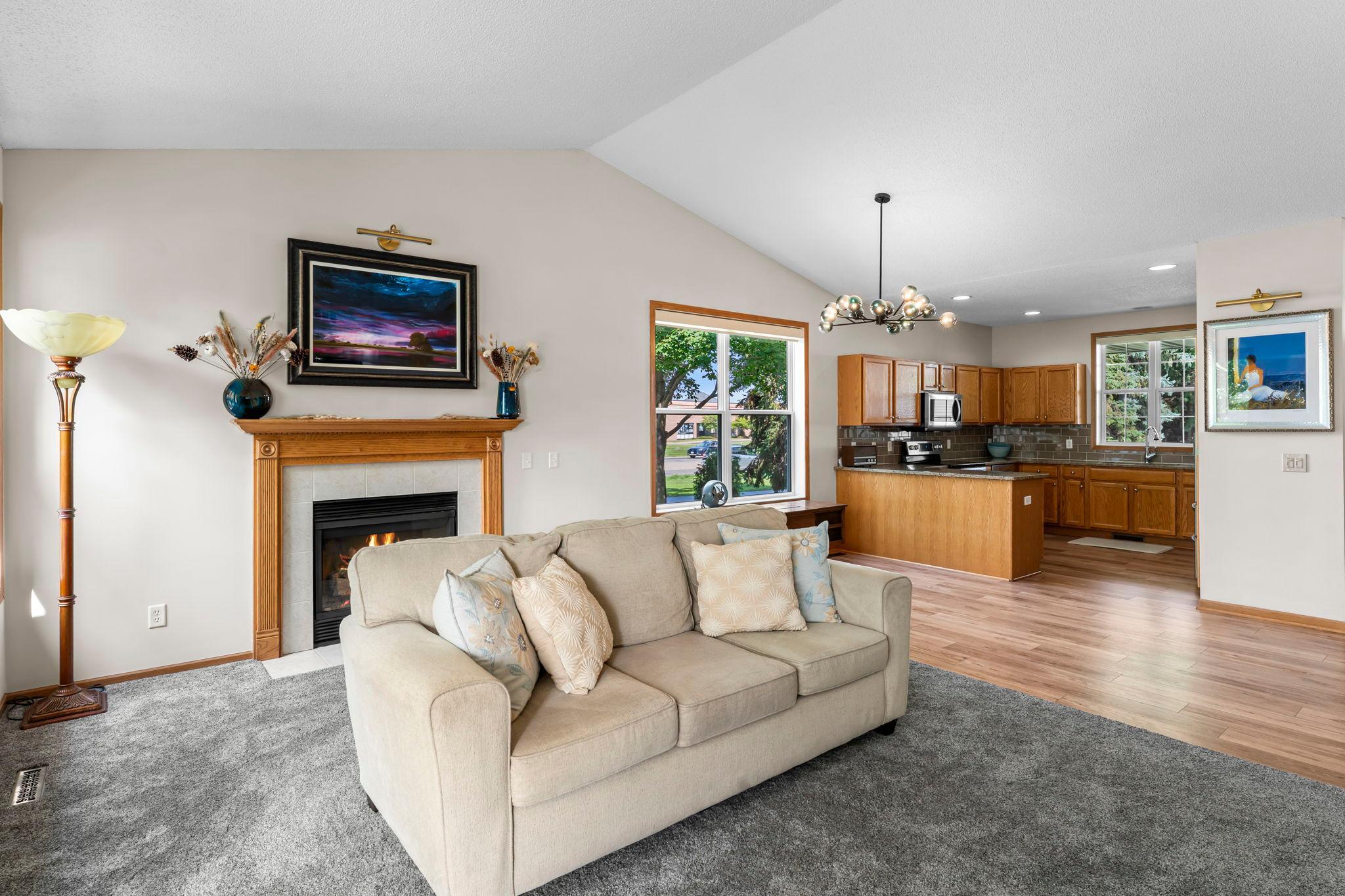 17-web-or-mls-809 Woodduck Dr-31.jpg