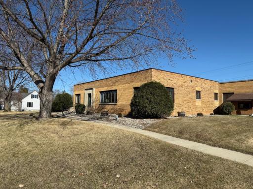 903 3rd Street NE, Roseau, MN 56751
