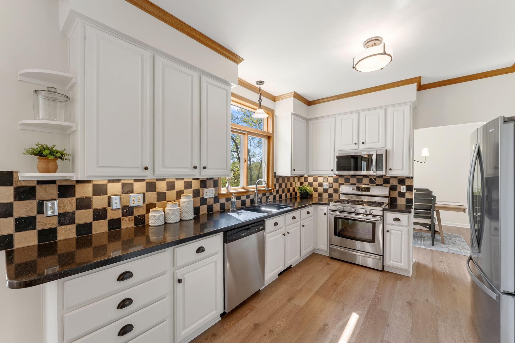 Kitchen2.jpg