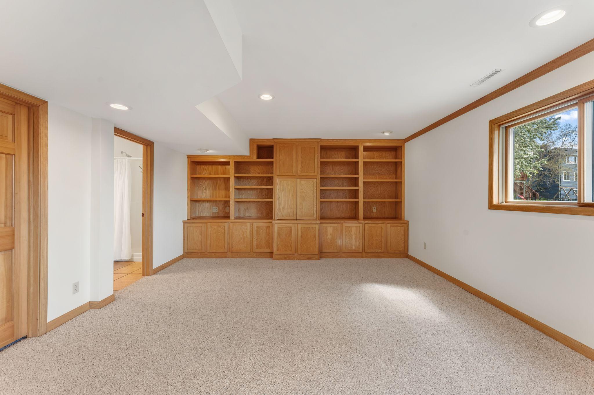 LL Family Room.jpg