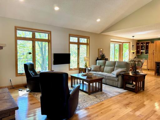 11272 Kenworth Lane, Lakeville, MN 55044
