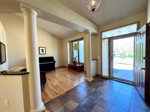 11272 Kenworth Lane, Lakeville, MN 55044