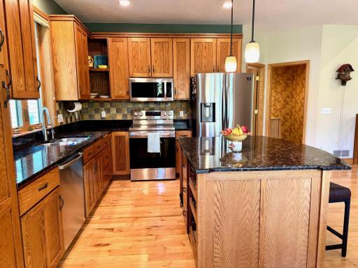 11272 Kenworth Lane, Lakeville, MN 55044