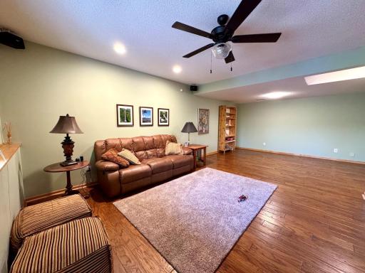11272 Kenworth Lane, Lakeville, MN 55044