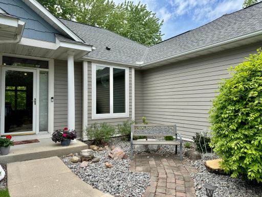 11272 Kenworth Lane, Lakeville, MN 55044