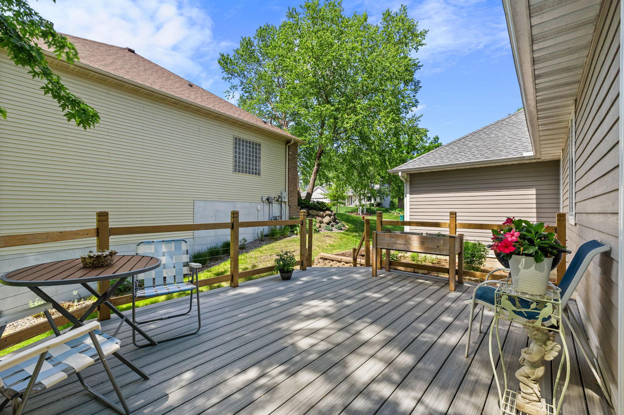maintenance free trex decking