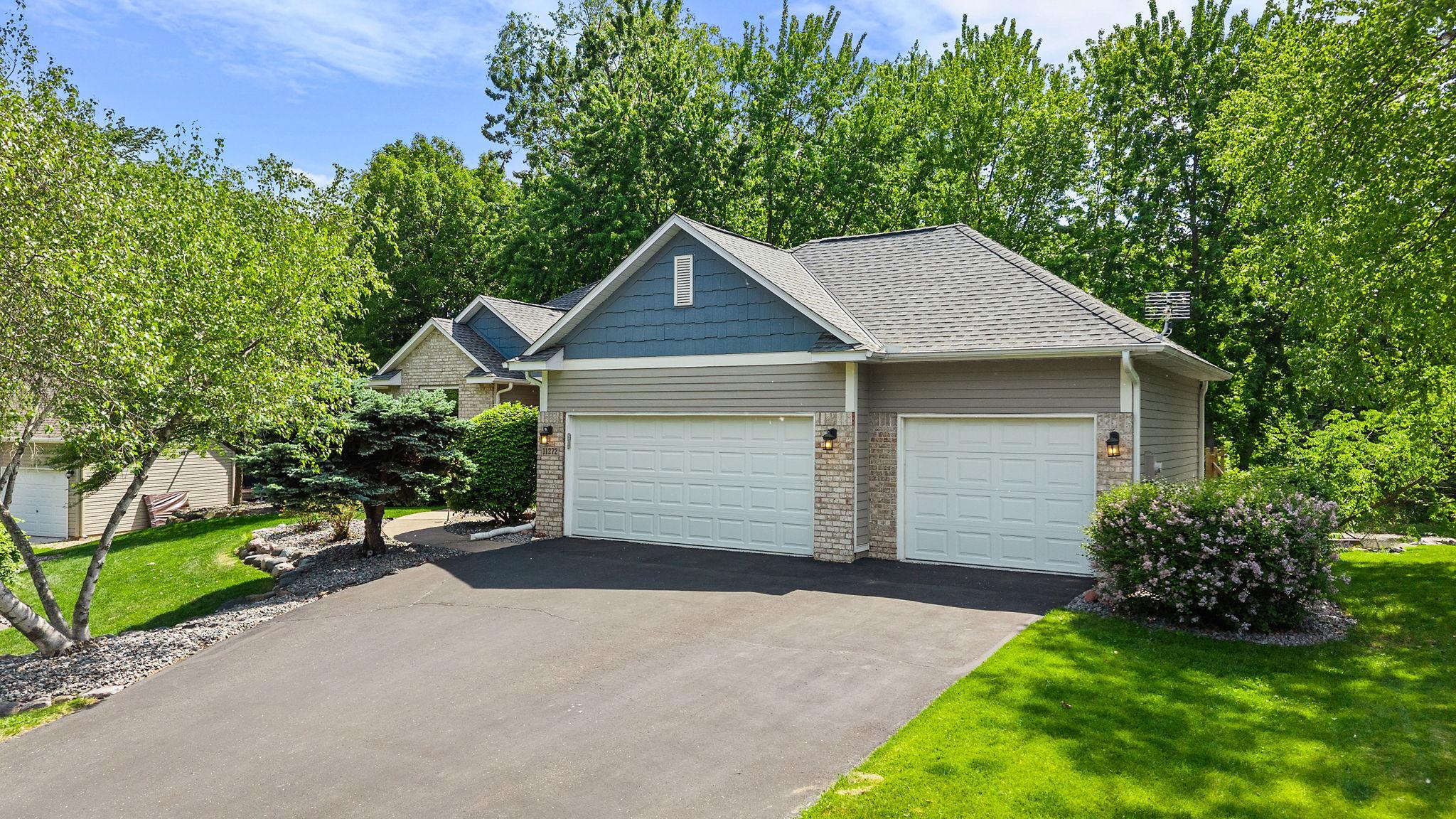 oversized 3 car garage