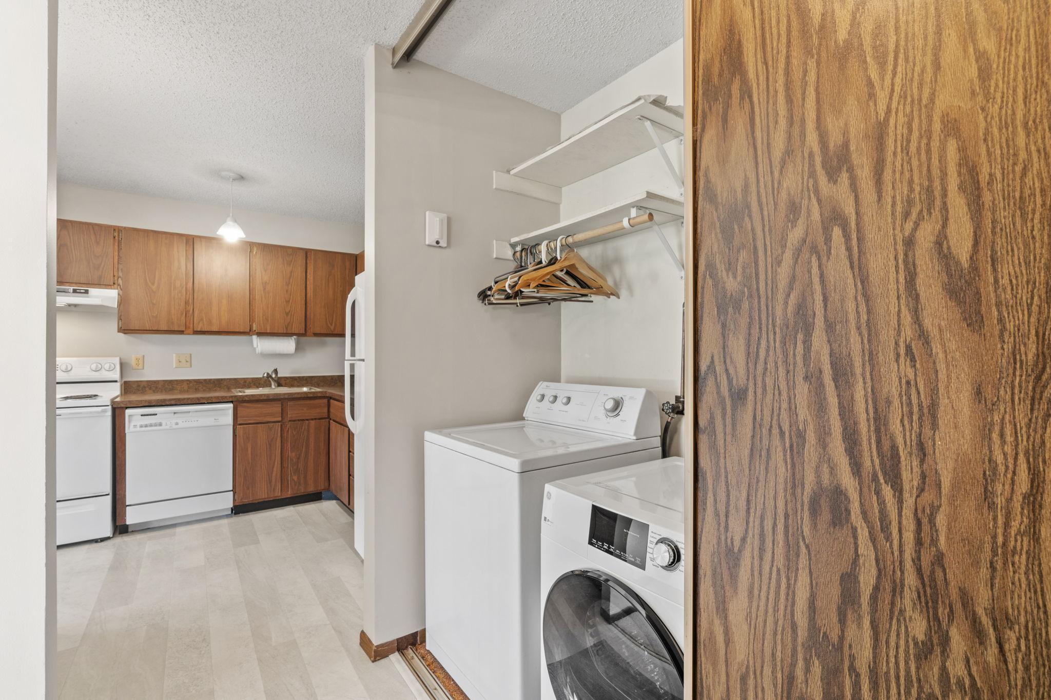 1164 Xene Ln N Laundry