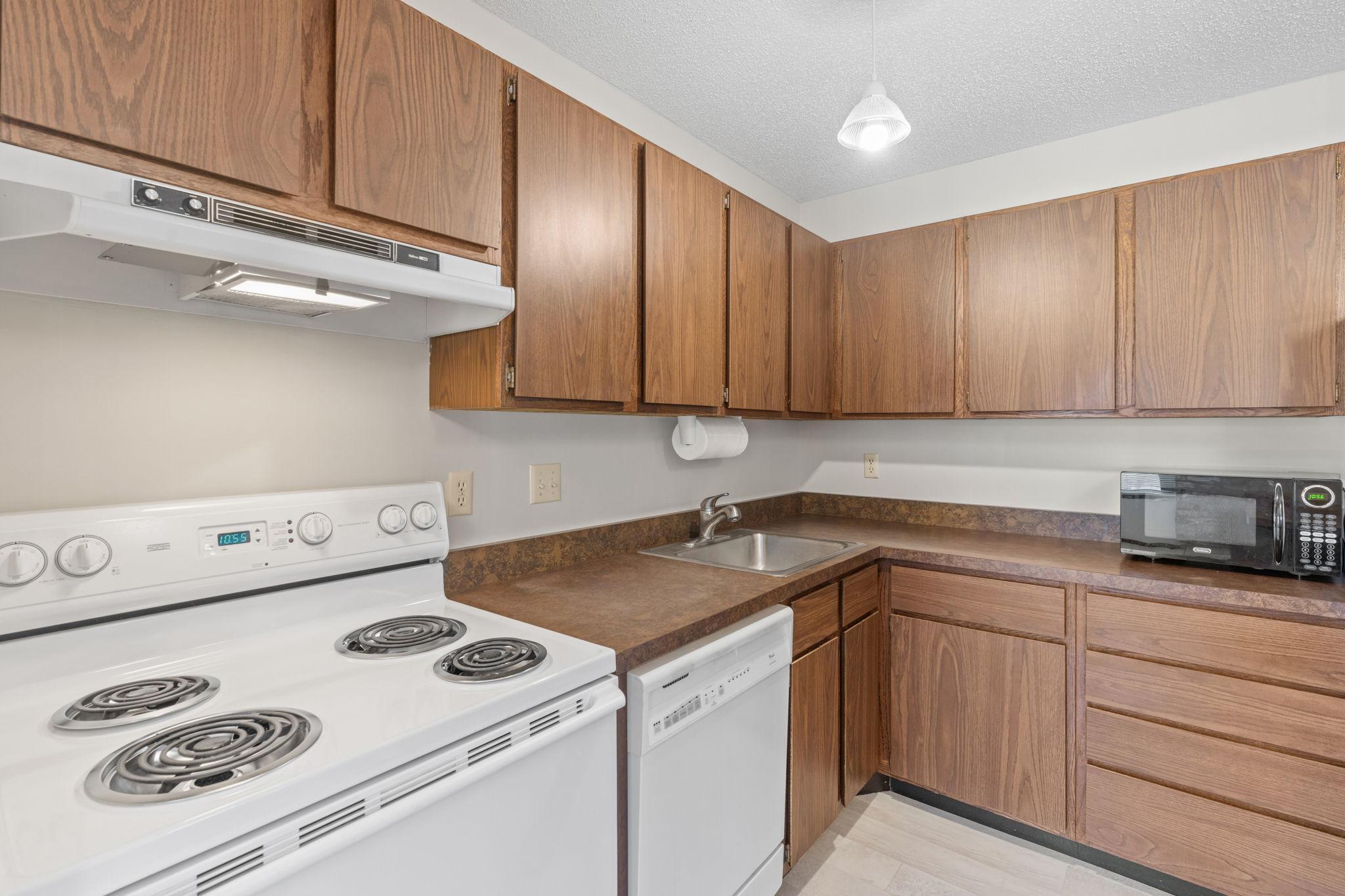 1164 Xene Ln N Kitchen