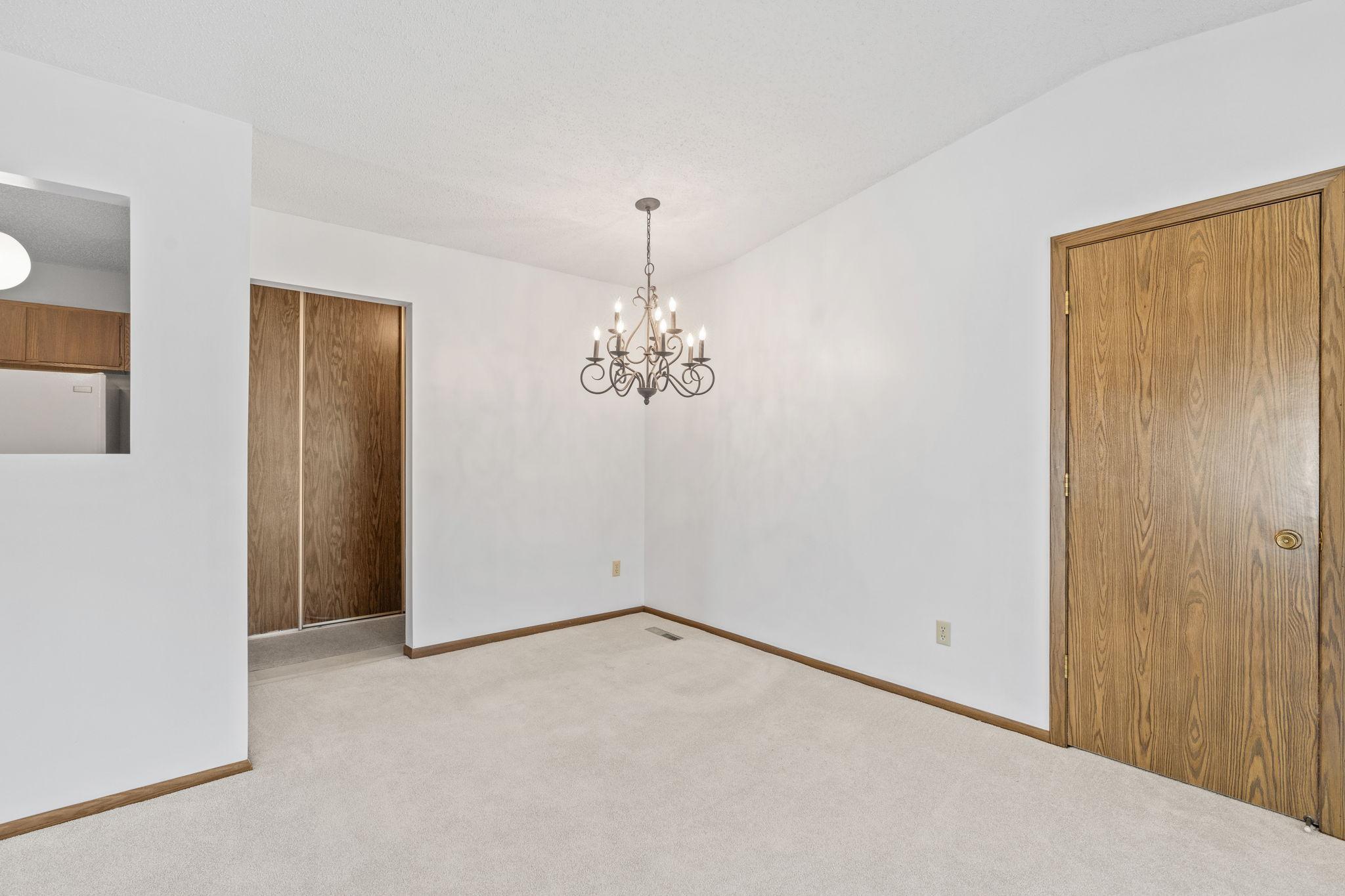 1164 Xene Ln N Dining room