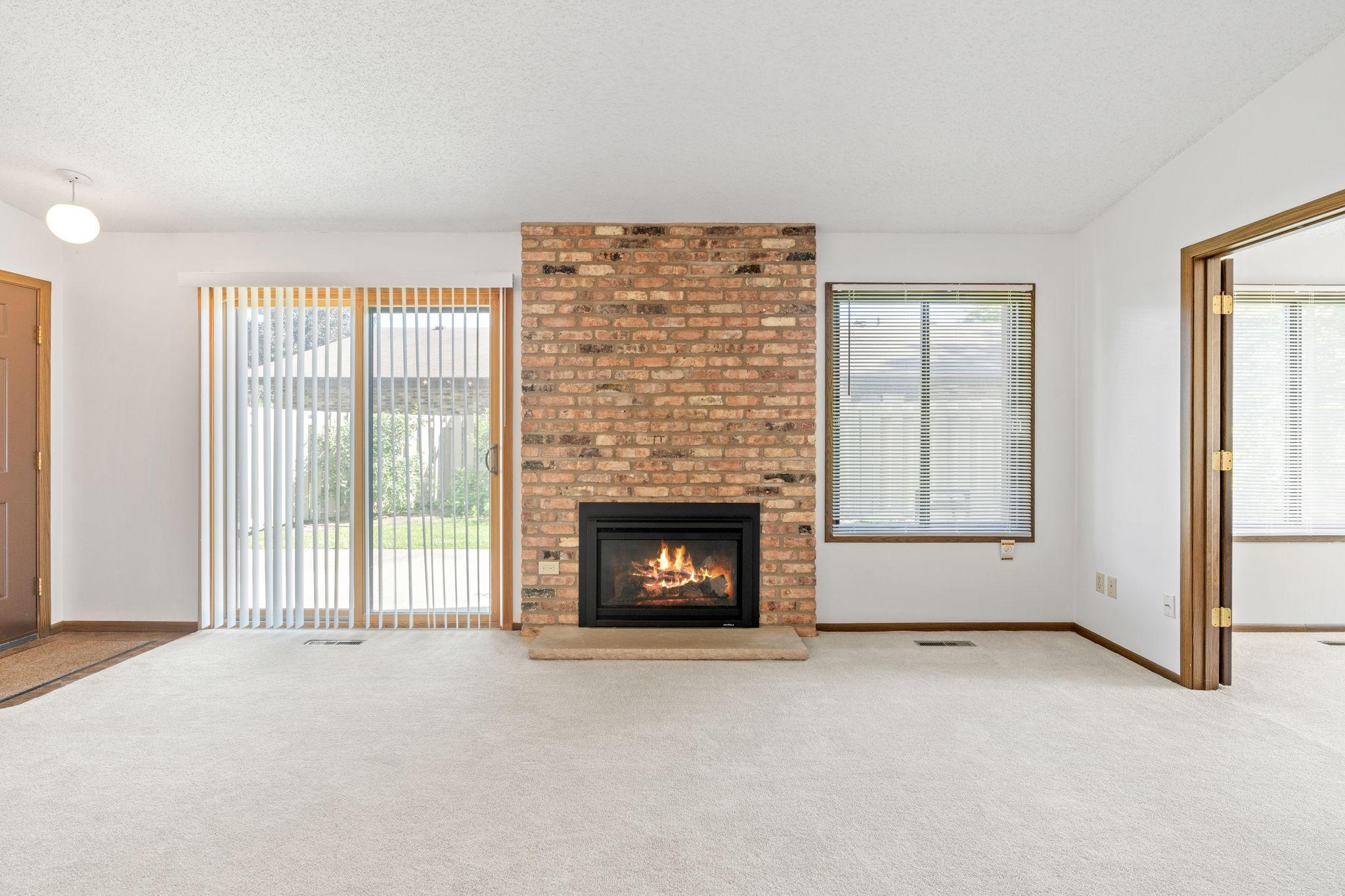 1164 Xene Ln N