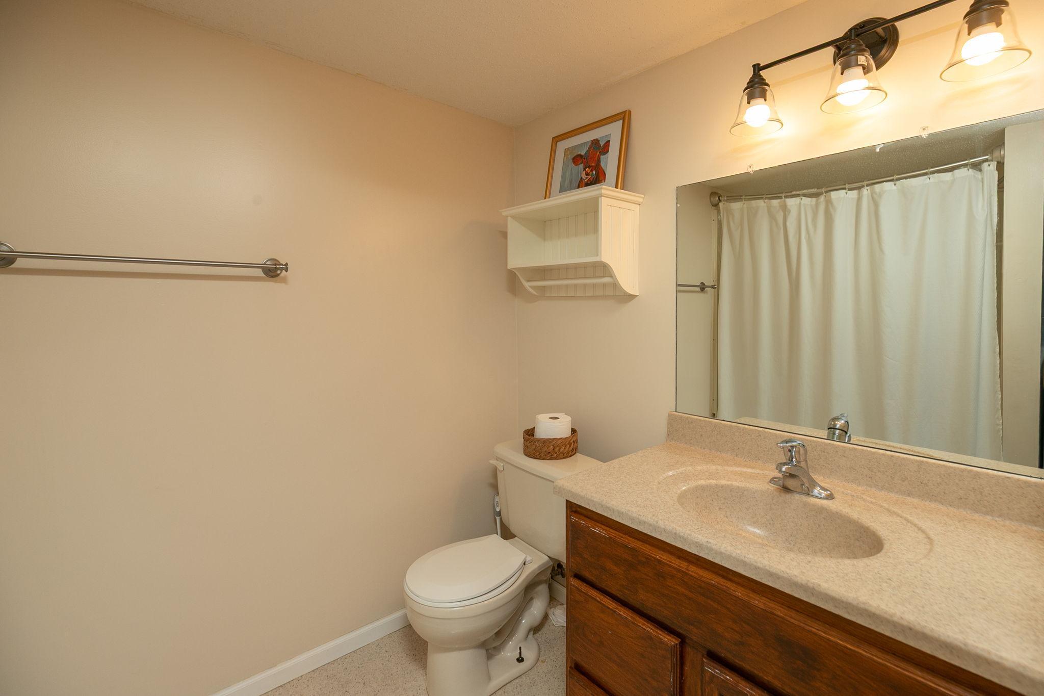 32-web-or-mls-32-Bathroom.jpg