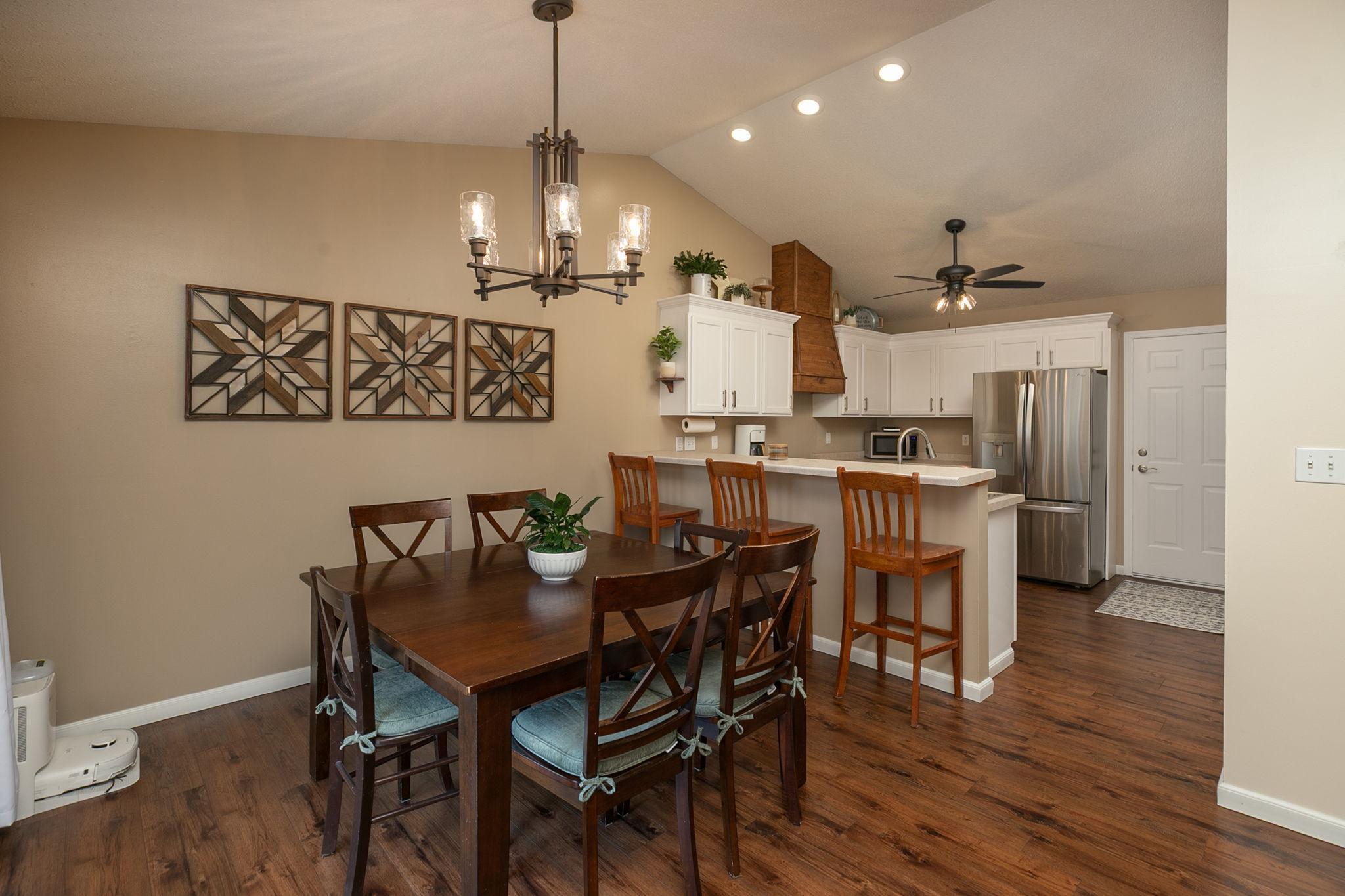 9-web-or-mls-09-Dining Room.jpg