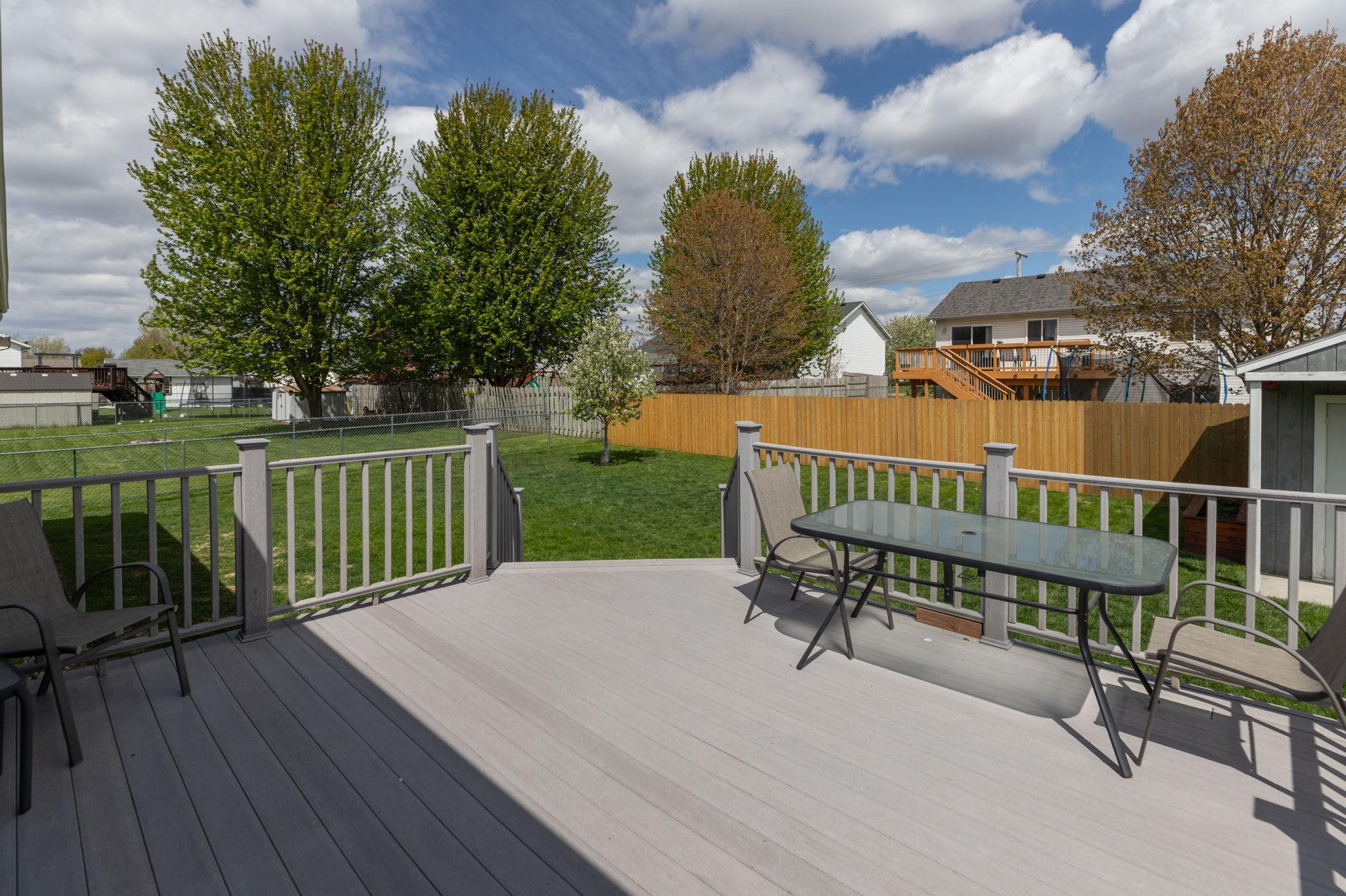 33-web-or-mls-33-Deck.jpg