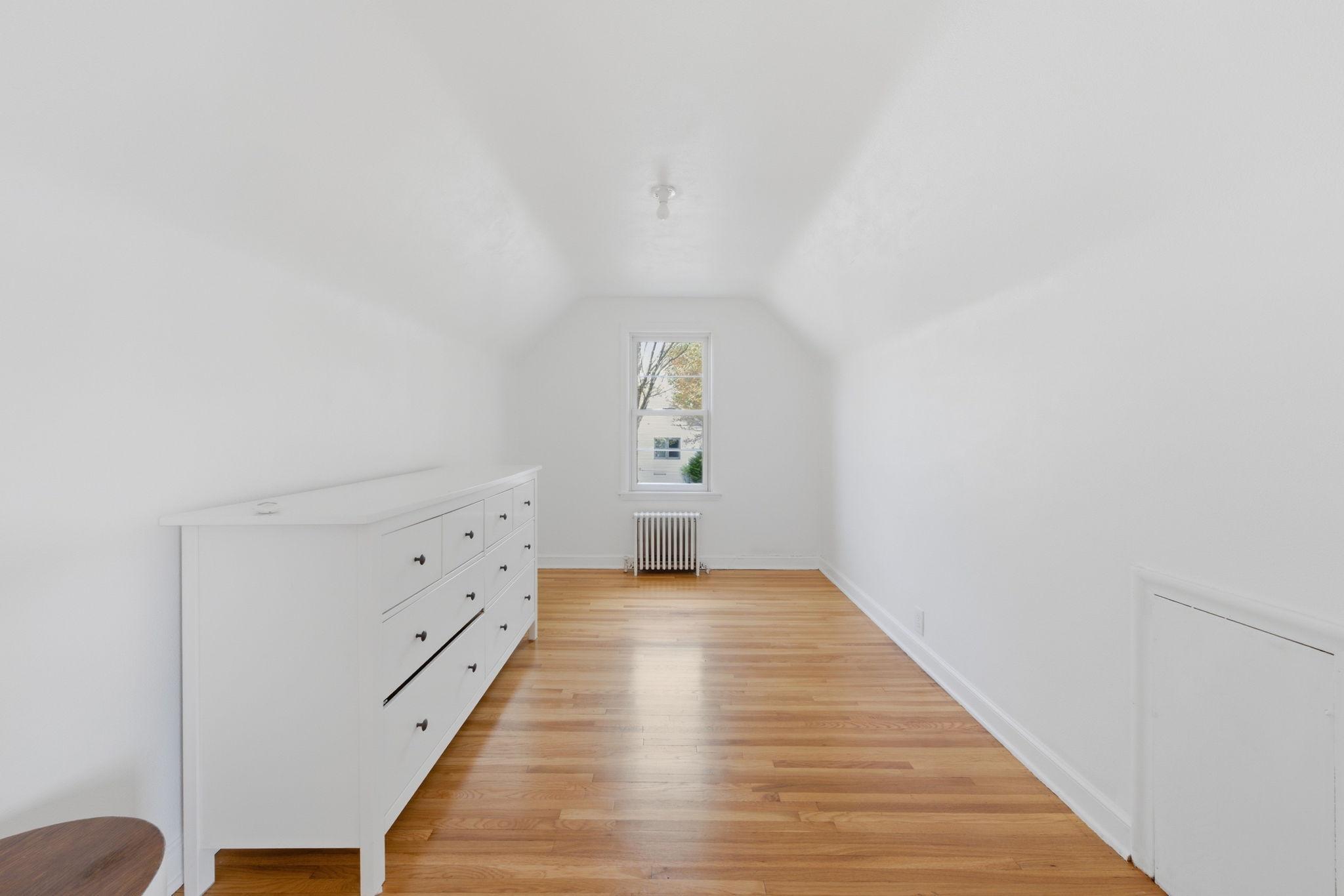 Upper level 3rd bedroom annex