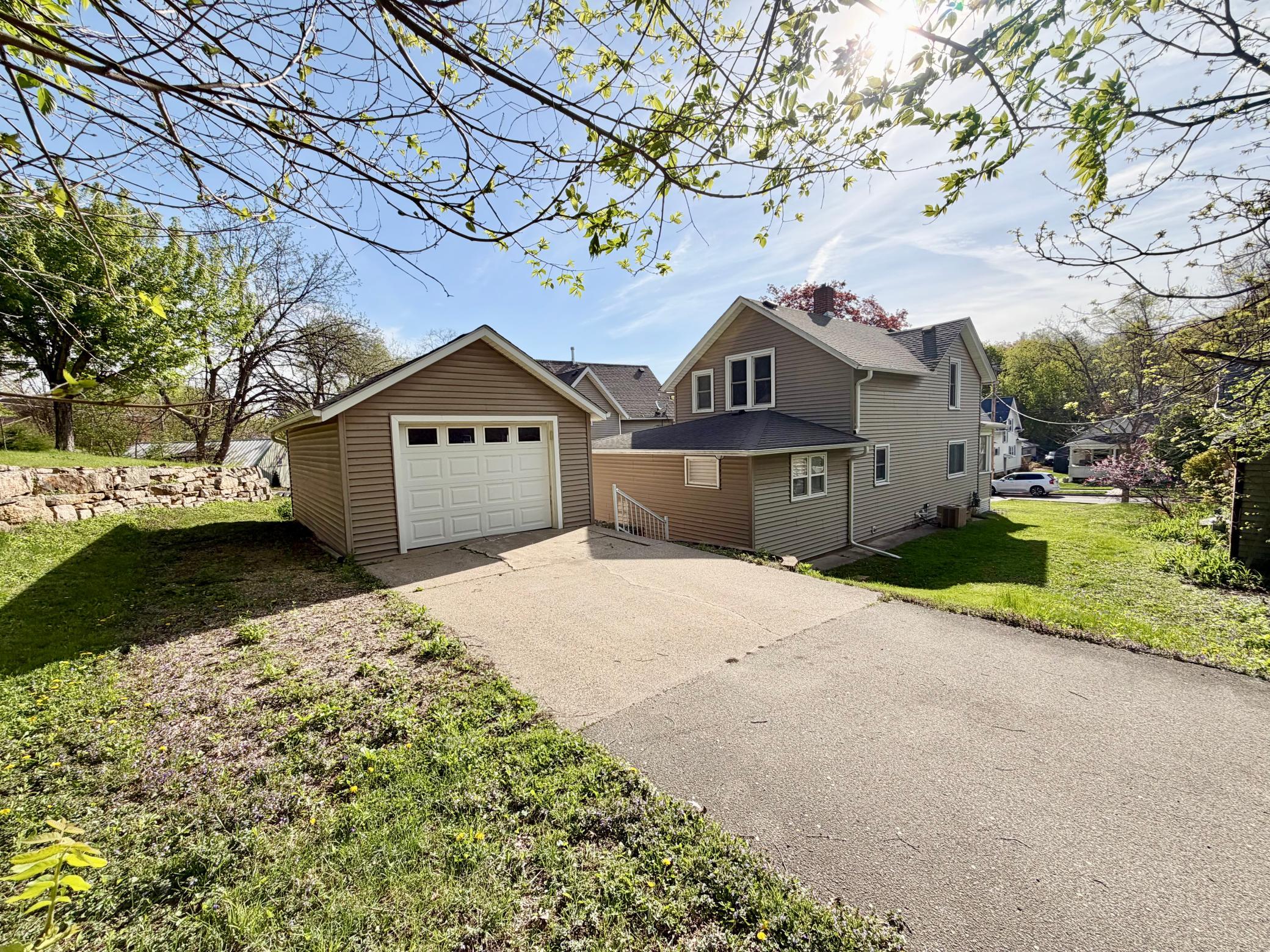 Detached Garage