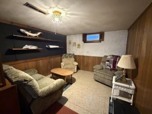 608 S Donnelly Avenue, Litchfield, MN 55355