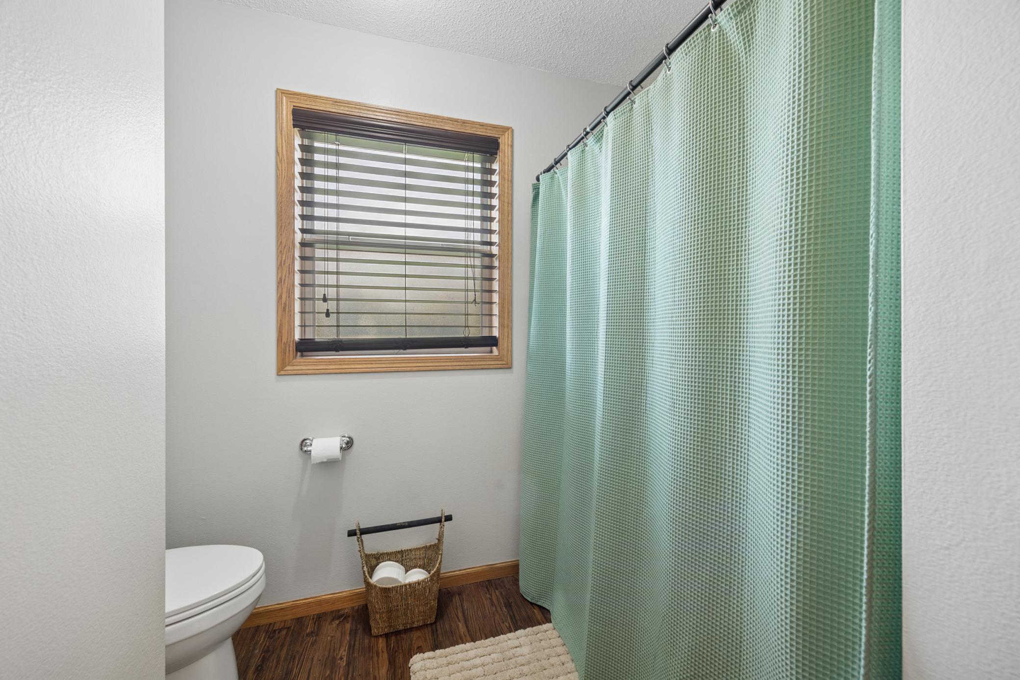 Upper Bath 2.jpg
