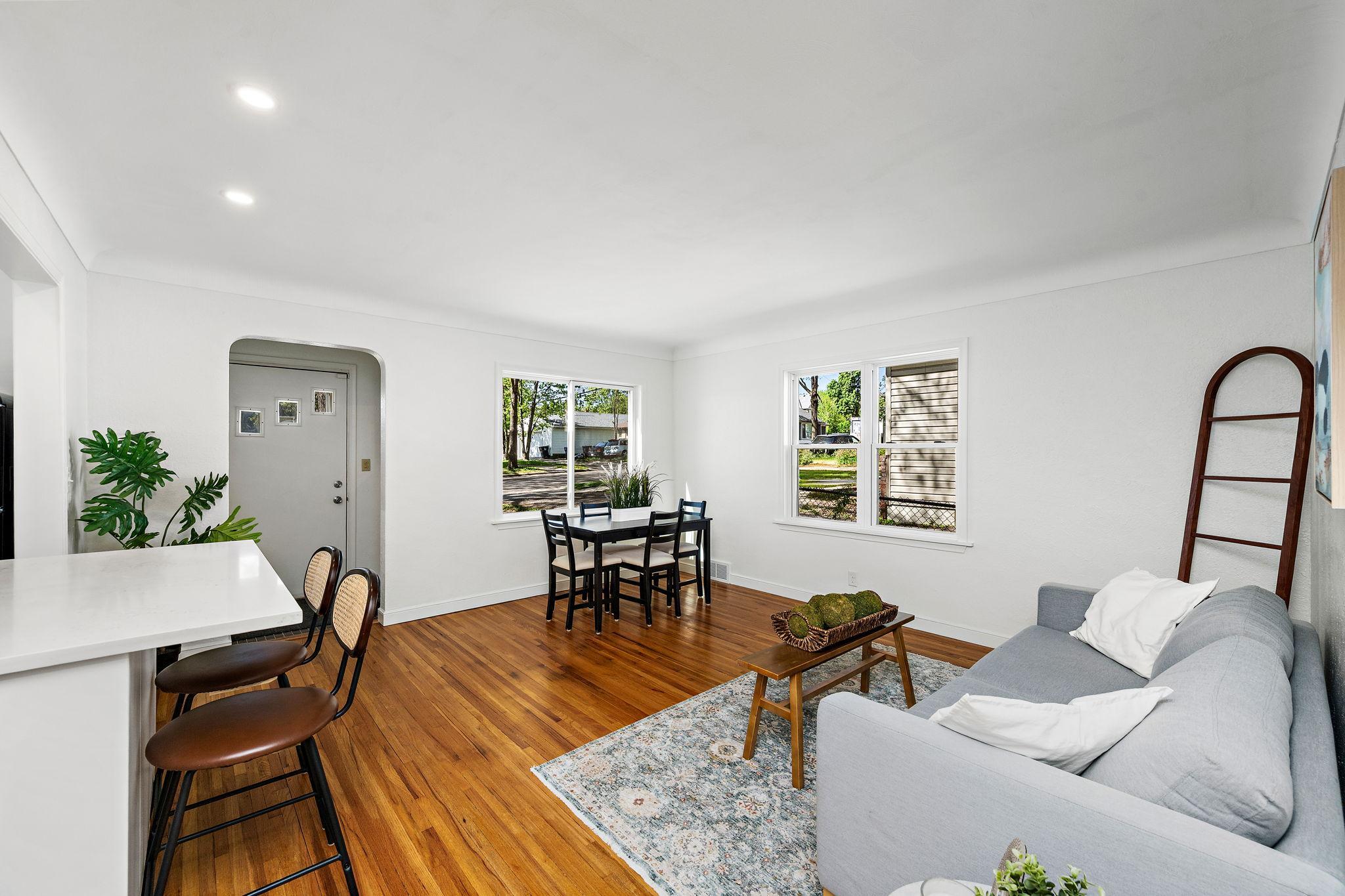 5-web-or-mls-1081-lawson-ave-e.jpg
