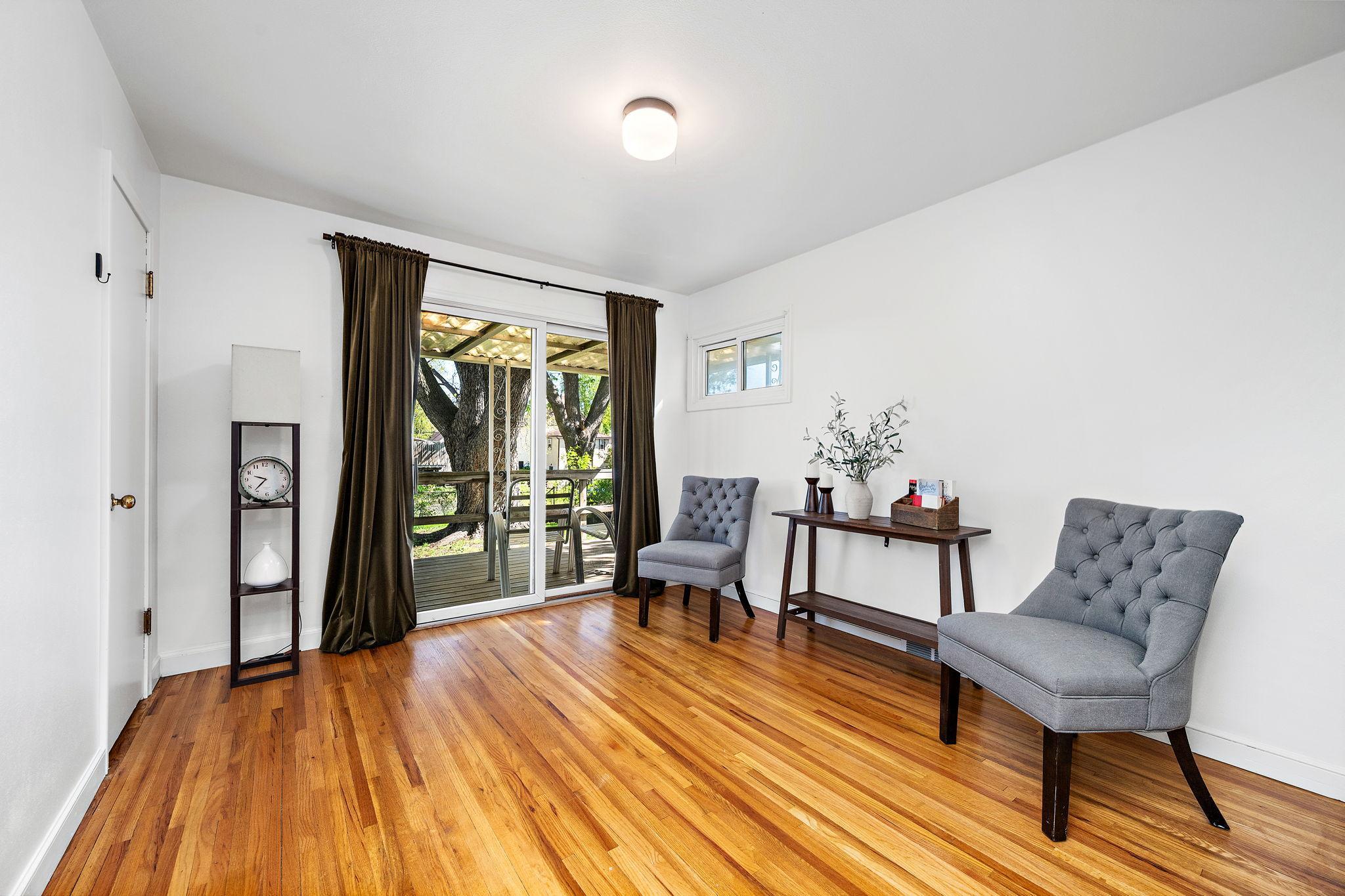 Bedroom/Office