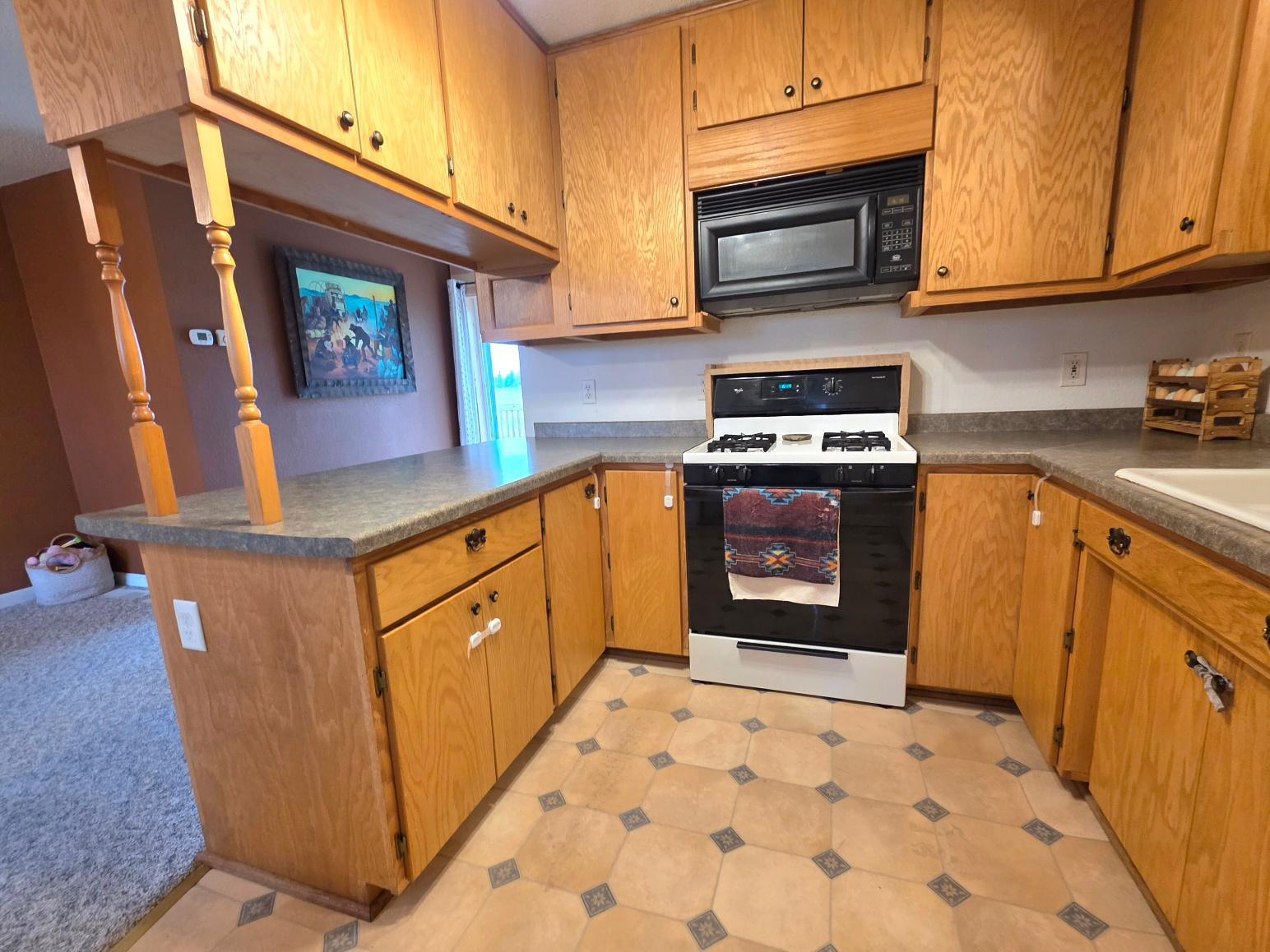 Eating counter & over range microwave