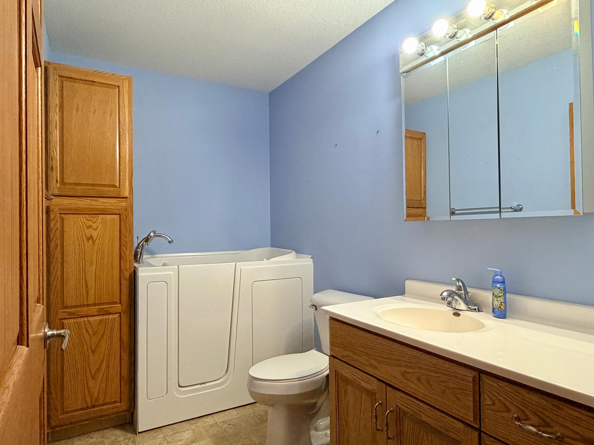 Bathroom -Walk in Tub/Shower