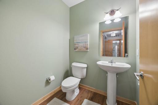 Guest 1/2 bath
