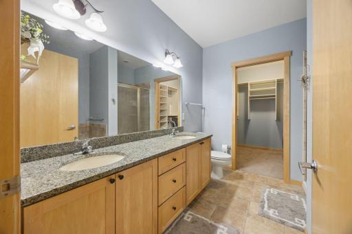 Primary full bath with walk in closet