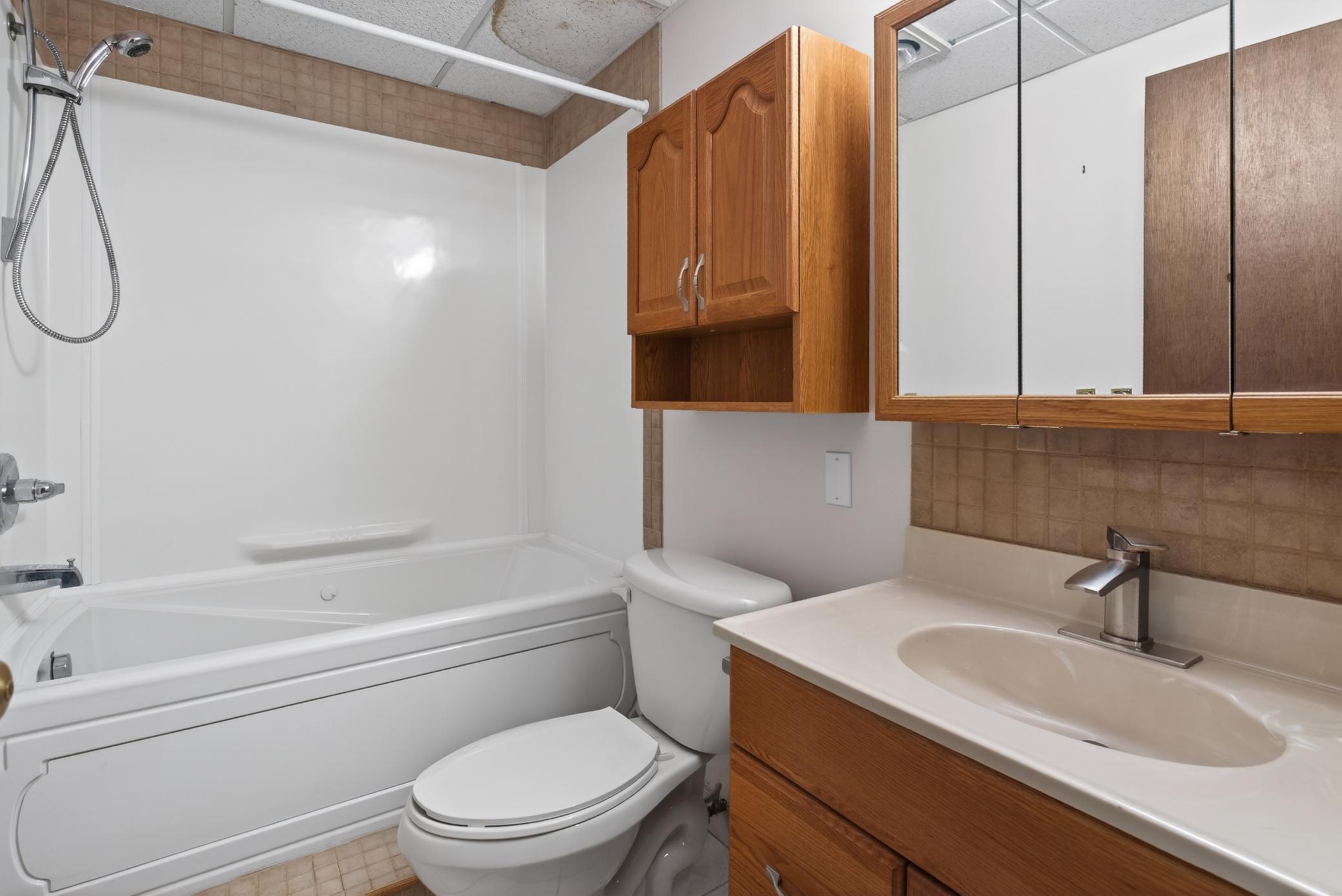 Main level full bathroom