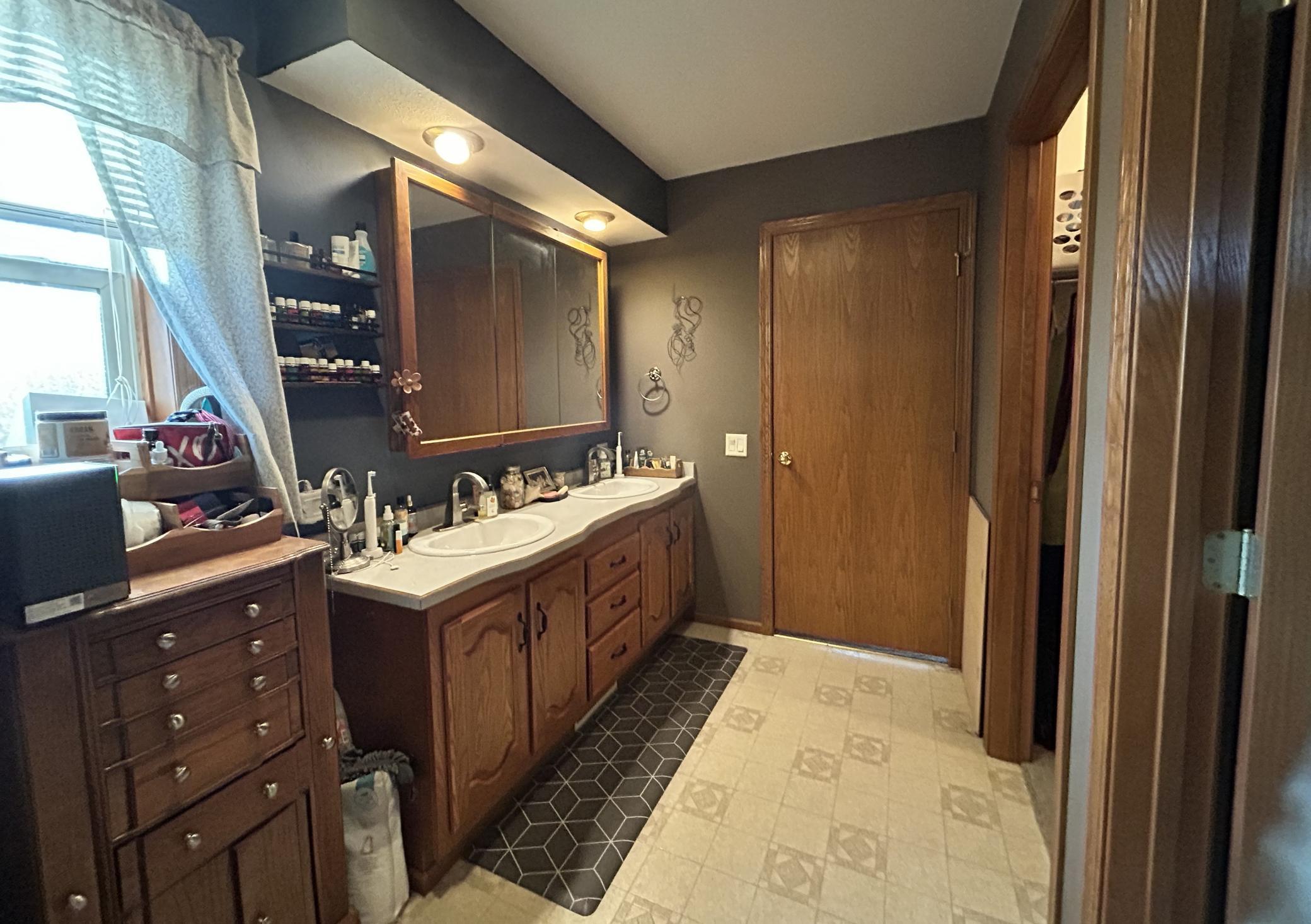 Primary bedroom suite, with walk in closet, jetted tub, separate shower, great views, lots of space