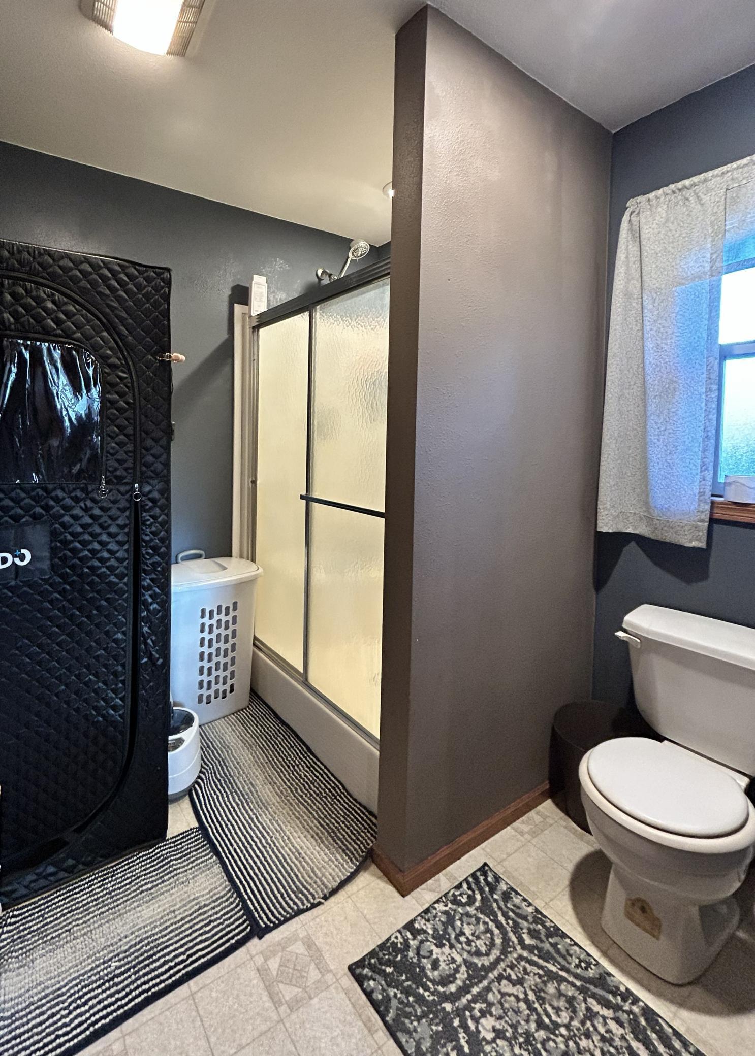 Primary bedroom suite, with walk in closet, jetted tub, separate shower, great views, lots of space