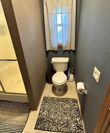 Primary bedroom suite, with walk in closet, jetted tub, separate shower, great views, lots of space