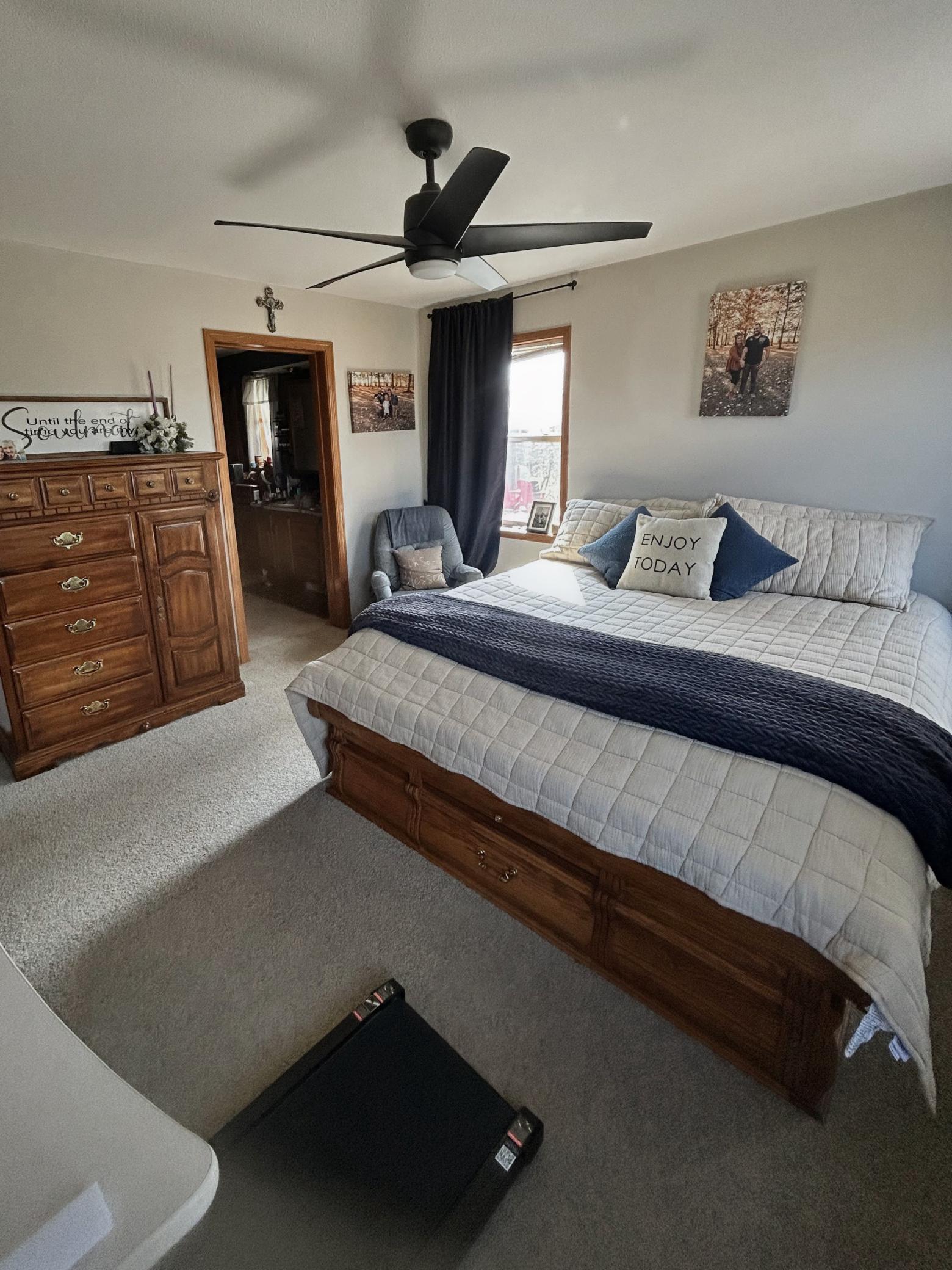 Primary bedroom suite, with walk in closet, jetted tub, separate shower, great views, lots of space