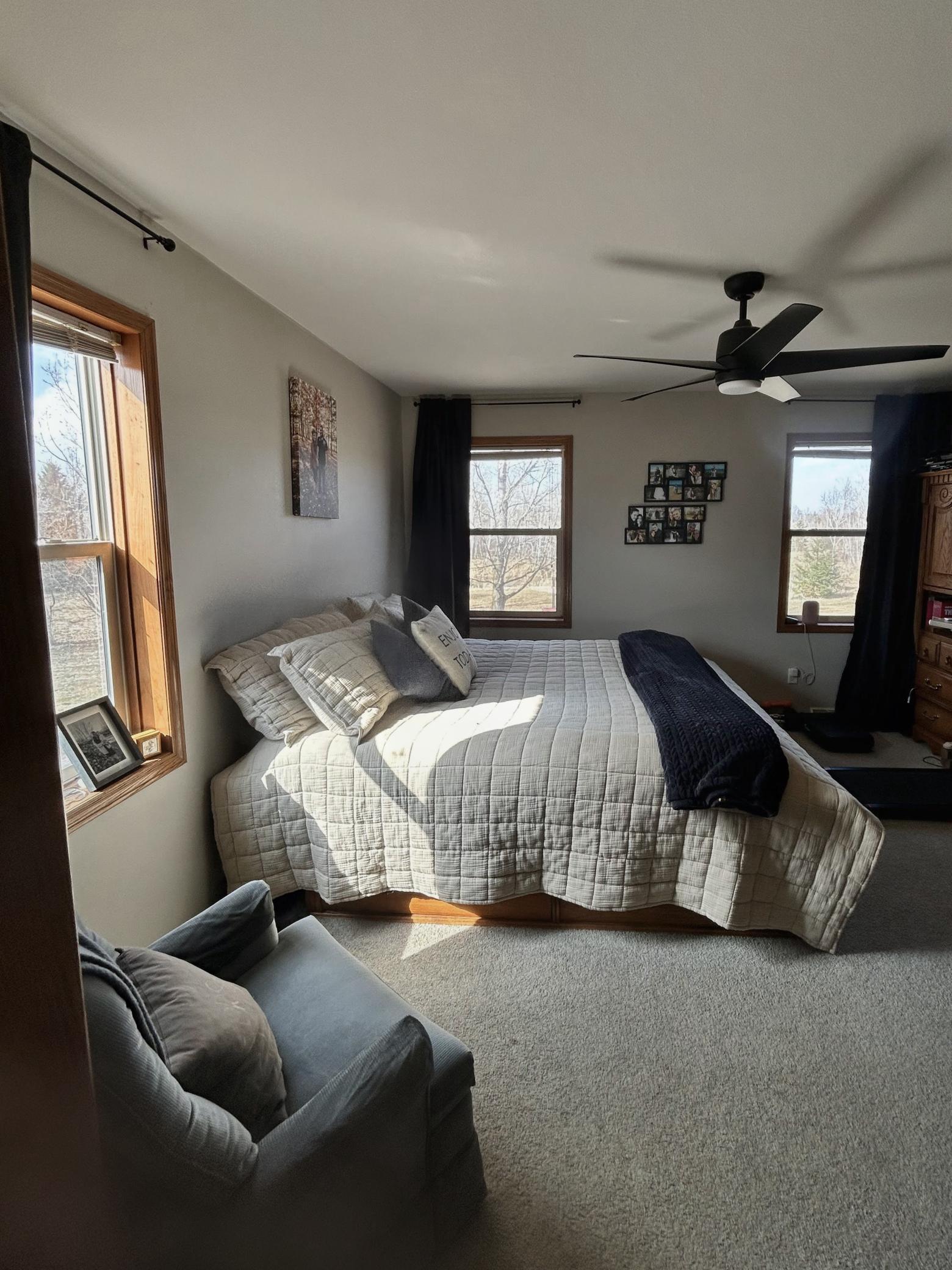 Primary bedroom suite, with walk in closet, jetted tub, separate shower, great views, lots of space