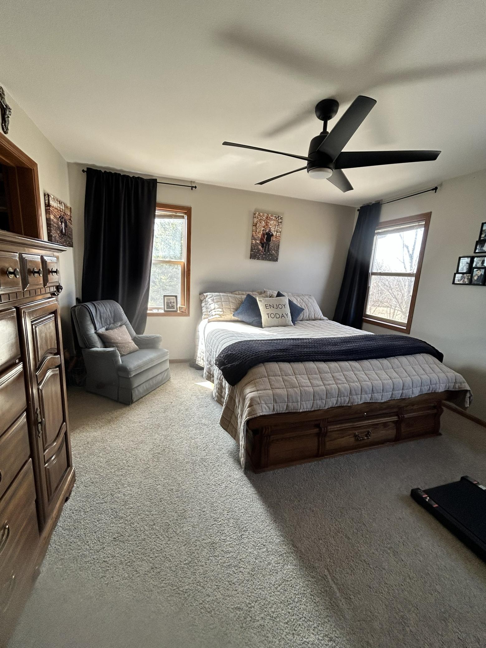 Primary bedroom suite, with walk in closet, jetted tub, separate shower, great views, lots of space
