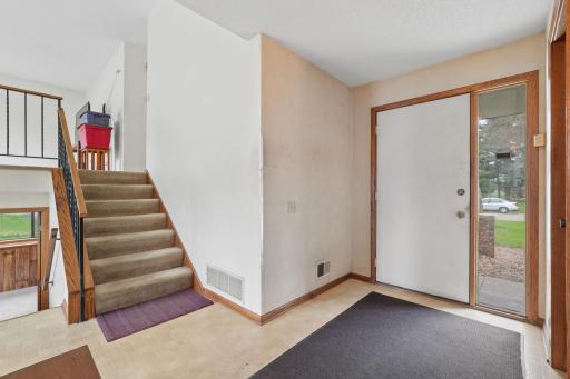 703 Cope Avenue W, Saint Paul, MN 55113
