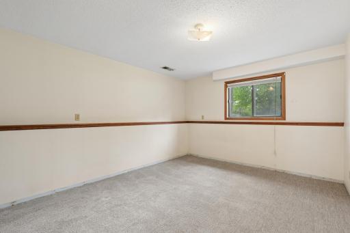 703 Cope Avenue W, Saint Paul, MN 55113
