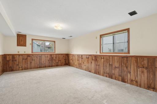 703 Cope Avenue W, Saint Paul, MN 55113