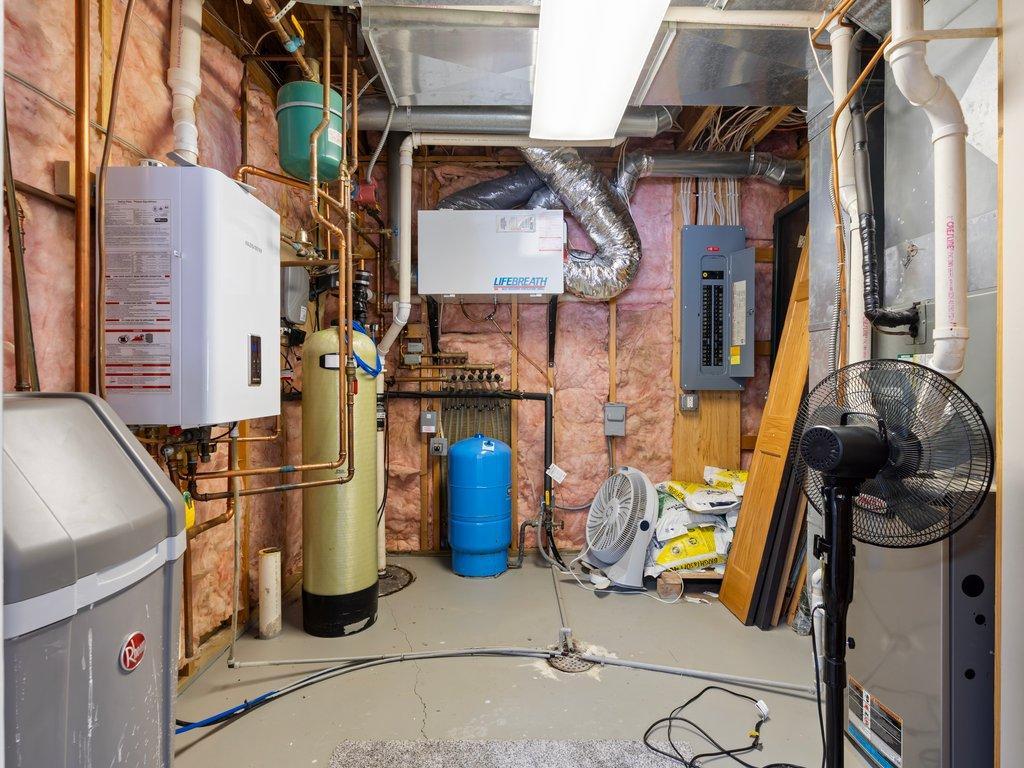 Utility Room.jpg